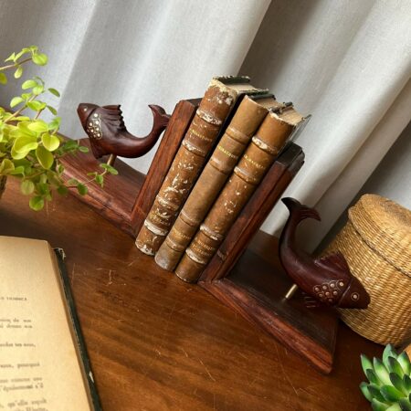 Paire de serre-livres vintage "Poissons" en bois & laiton