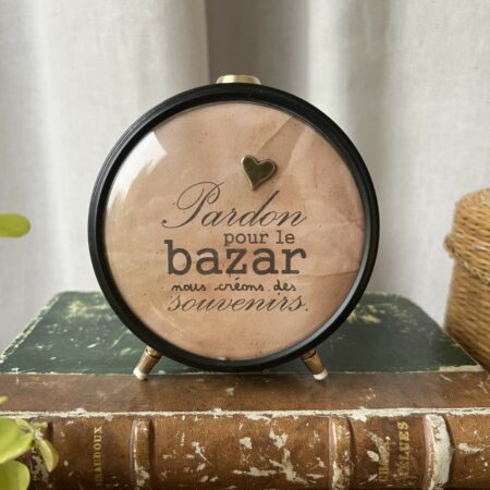 Réveil upcyclé noir & doré "Pardon pour le bazar"